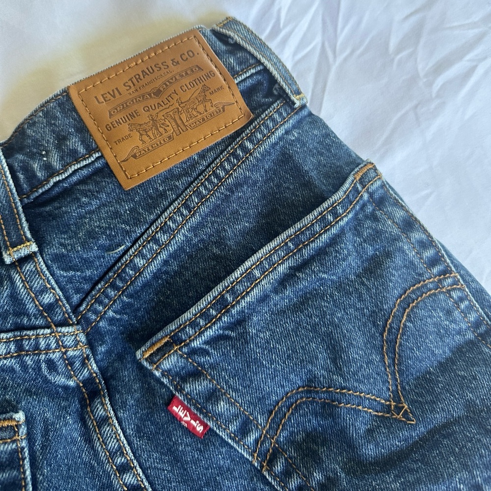 Levi’s Ribcage Shorts